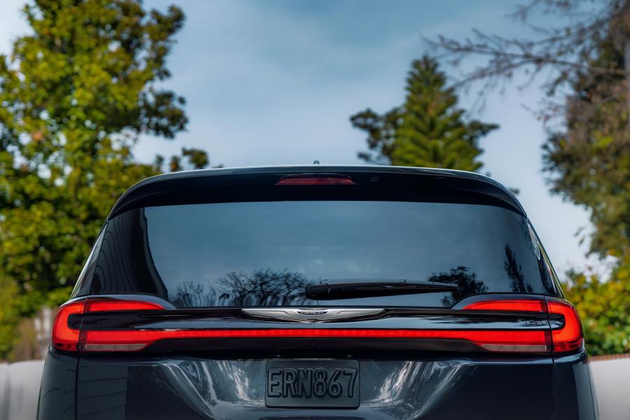 Детали экстерьера Chrysler Pacifica Pinnacle AWD (RU) 2020 года  (фото 48 из 82)
